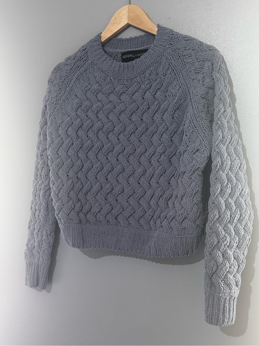 Kendall & Kylie Women's Cozy Cable Knit Crewneck Sweater - Gray